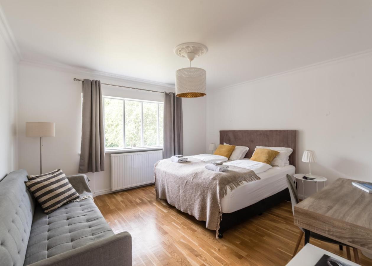 Guesthouse آكيورِيْري المظهر الخارجي الصورة